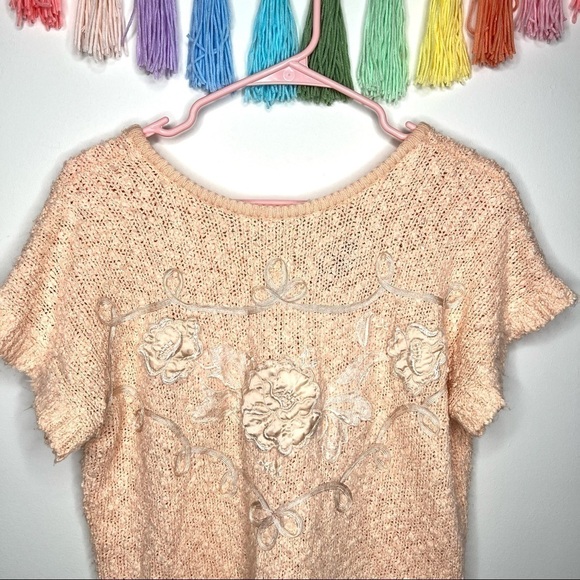 Vintage Yarn Works Pastel Peach Yarn Works Short Sleeve Floral Detailed Sweater - Picture 11 of 14
